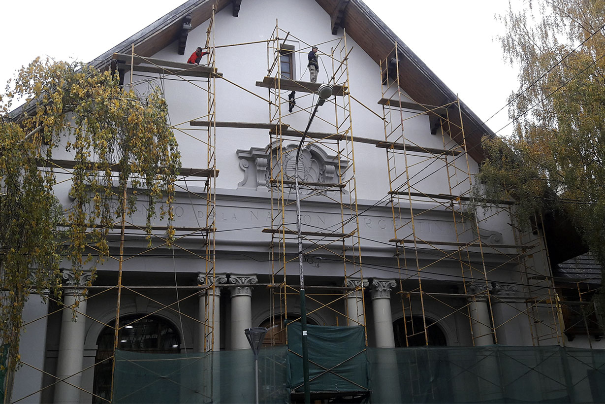 delvitto-pinturas-banco-nacion-bariloche-calle-mitre-renovación-fachadas-01