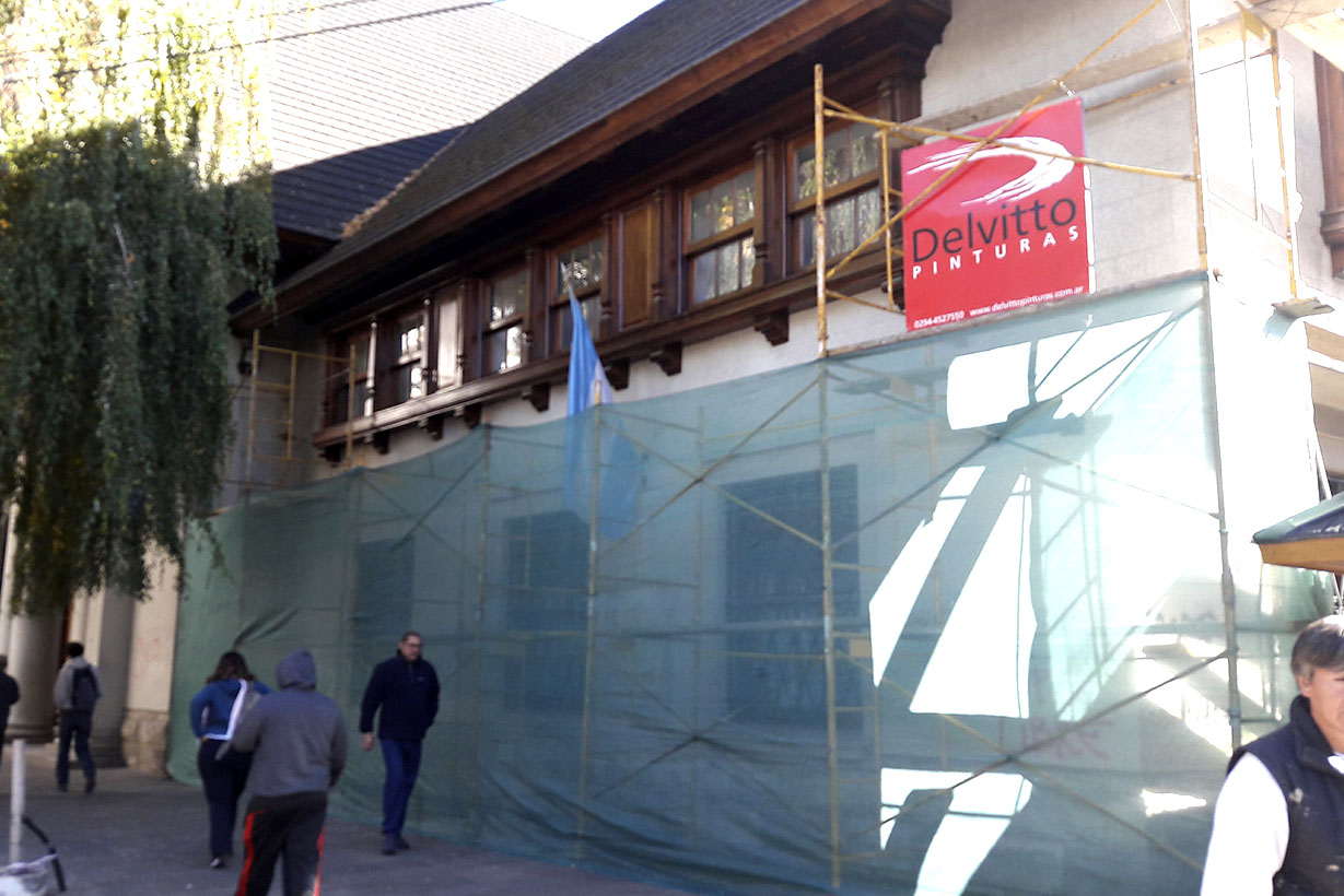 delvitto-pinturas-banco-nacion-bariloche-calle-mitre-renovación-fachadas-02