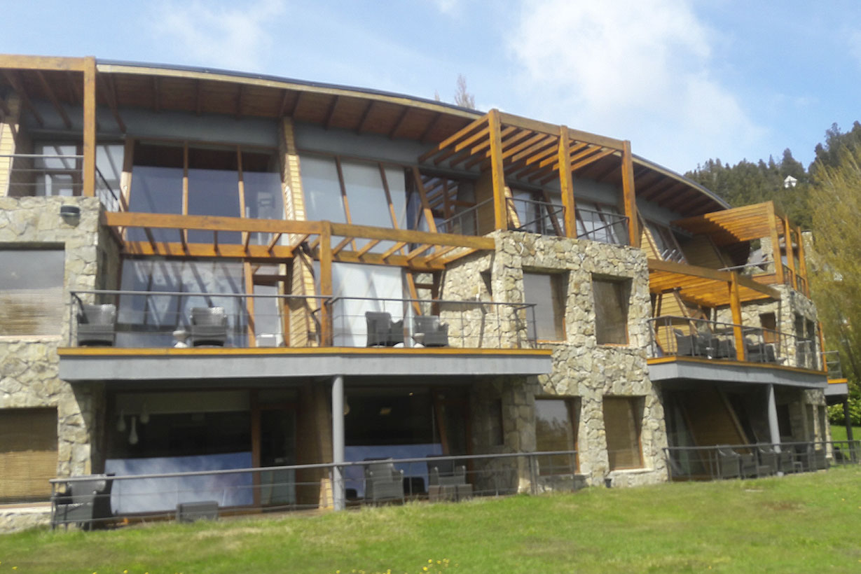 delvitto-pinturas-hotel-llao-llao-bariloche-renovacion-pintura-exterior-00