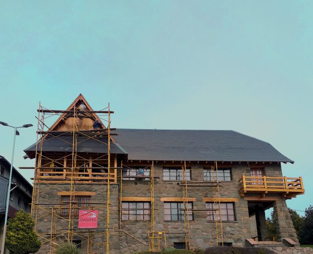 https://www.delvittopinturas.com.ar/wp-content/uploads/2024/10/centro-civico-bariloche-pintura-consorcios-edificios-delvitto-01-640x520.jpg
