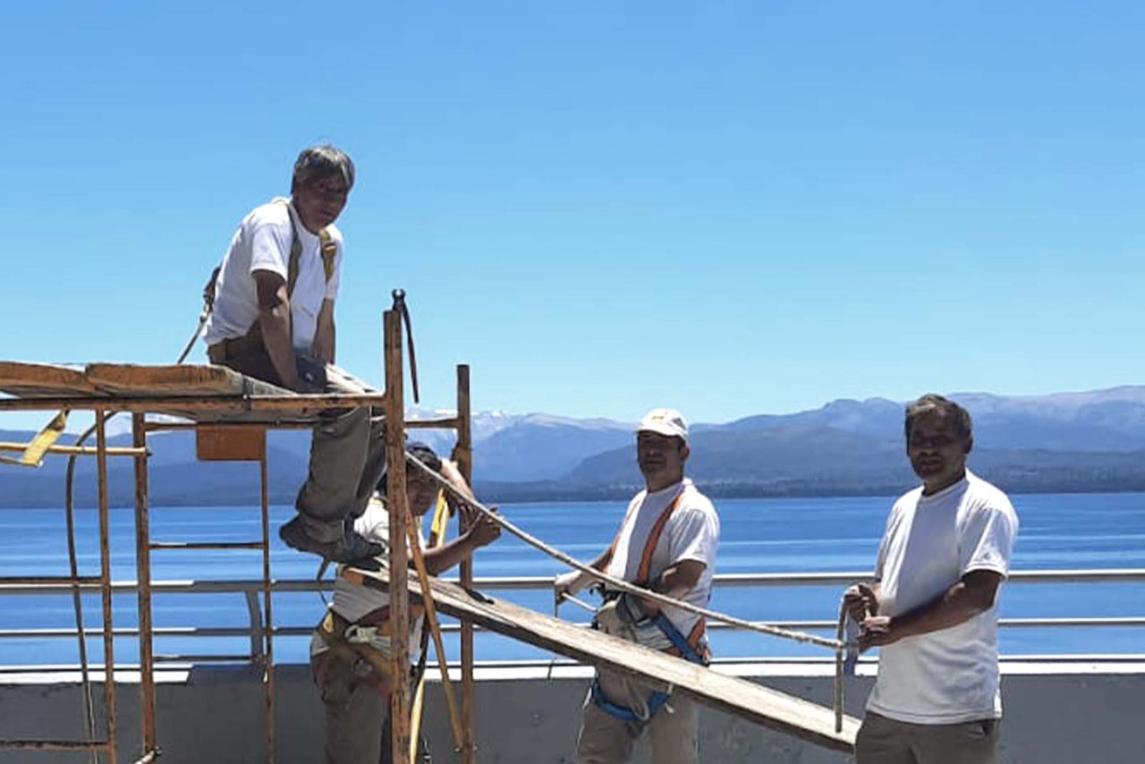 https://www.delvittopinturas.com.ar/wp-content/uploads/2024/11/delvitto-pinturas-andamios-edificios-obras-bariloche-2-1280x854.jpg